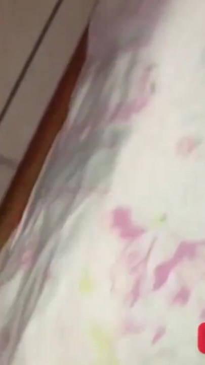 Amadora tímida gosta de foder de quatro igual cadela | Clipe 2