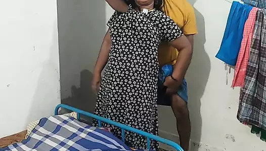 Я вставила свой большой член в волосатую киску тети