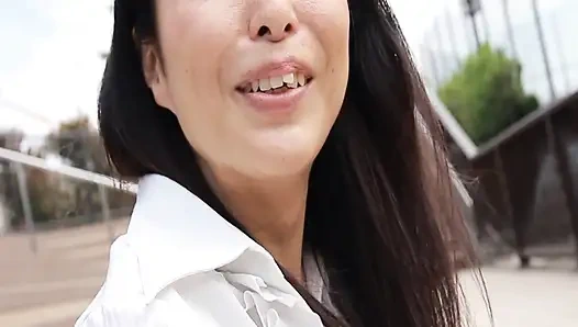 A081G02 A beautiful mature woman who loves sex wants to feel good and appears in AV! Ascension to intense intense SEX!