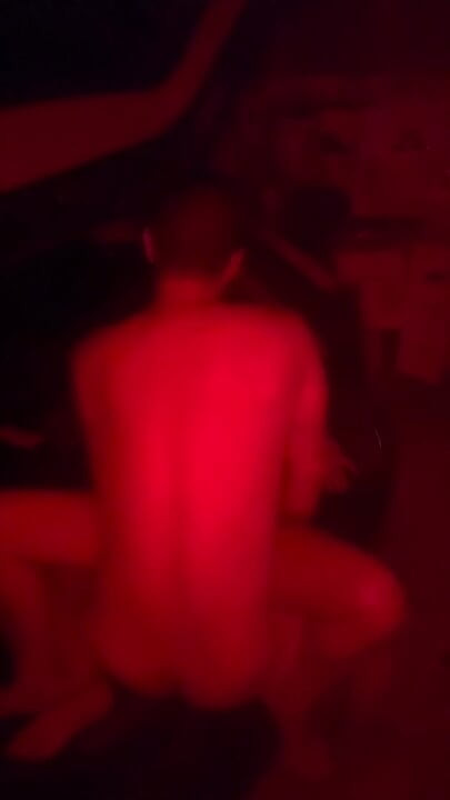 Komşuyla sikişiyor