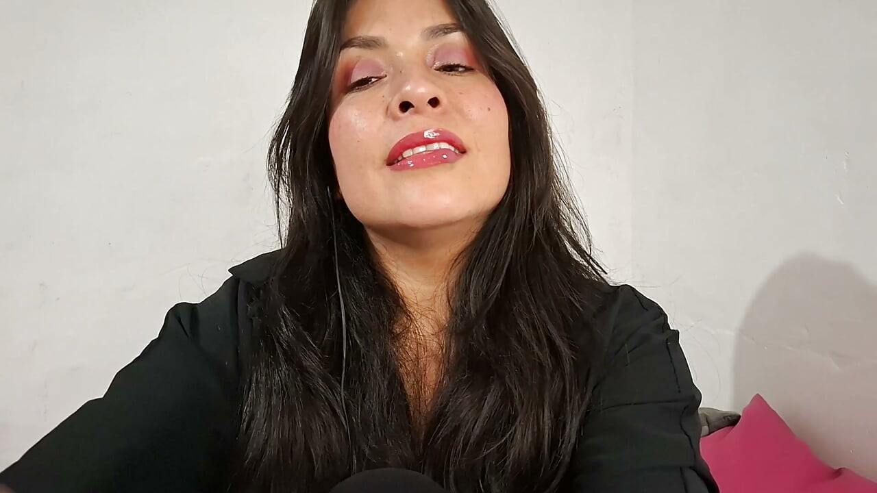 ASMR kraniemassage for at mærke kildren