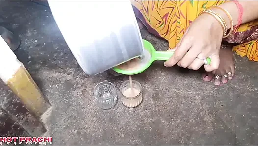 Prachi Apne dudh ka chai banake sasur ji ko piladiya
