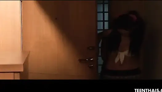 Mintra und sansanee lieben es, sich gegenseitig zu befriedigen