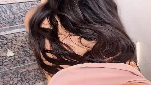 Hintli üvey kız üvey babası tarafından sikiliyor sert seks yapıyor