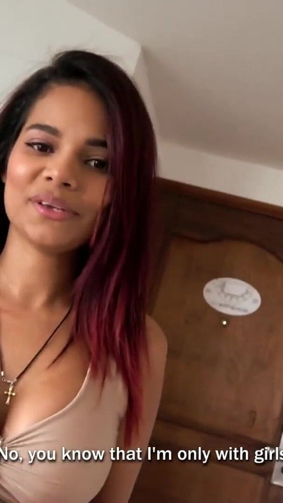 Awek kecil molek latina amatur dikongkek keras gaya doggy oleh zakar besar Amerika | Klip 1