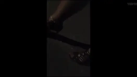 Naylon külotlu çorap çoraplı ayakla mastürbasyon