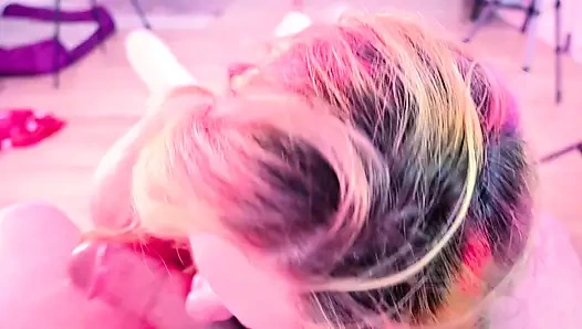 Соседки по комнате отсасывают у инфенсера