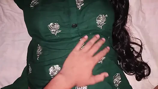 Video rekaman seks hardcore tante seksi india bagian 1.