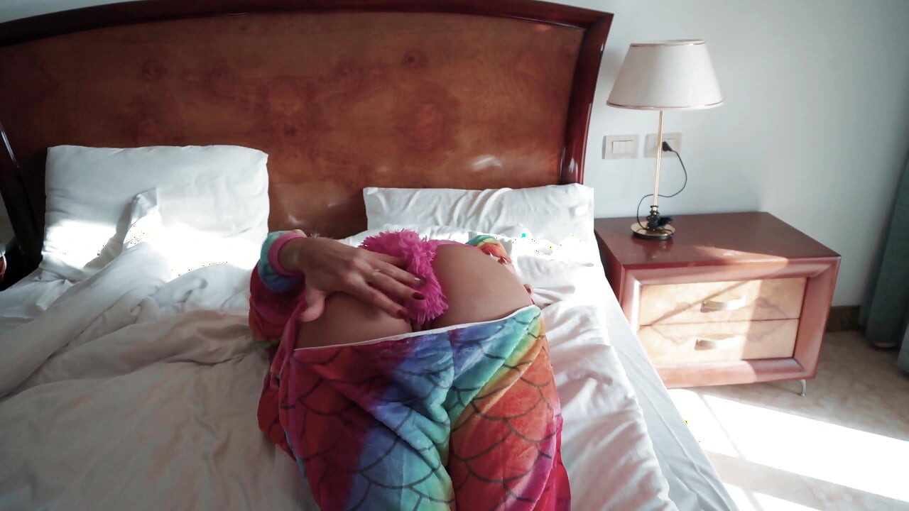 ความสนุกยามเช้าในชุดนอน