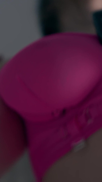 Khoảnh khắc quan trọng từ "4K Femdom JOI - ASMR Voice Control & Jerk Off Instruction 2025"