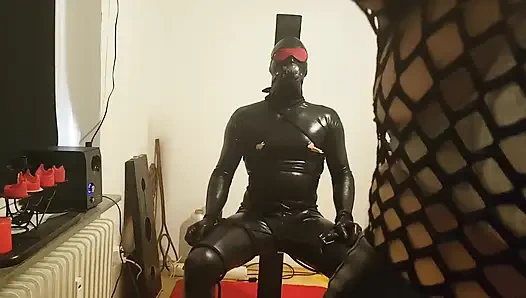 Резиновая рабыня на лечении.