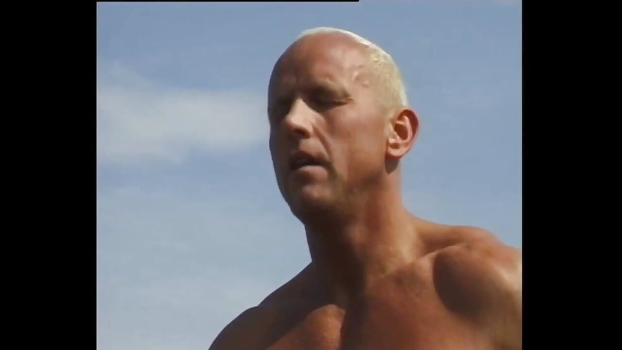 Vert büyük sarışın tarlada sikişiyor