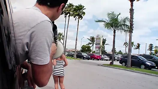 Толстая сперма на лице 4 крошечную юную пизду трахают десятками способов