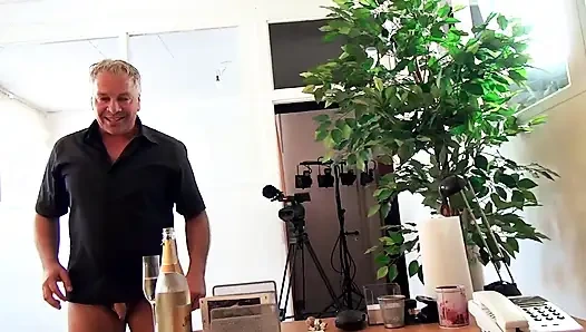 Двойное Проникновение На Горячей Кухне И Фунт Офисной Толстушки