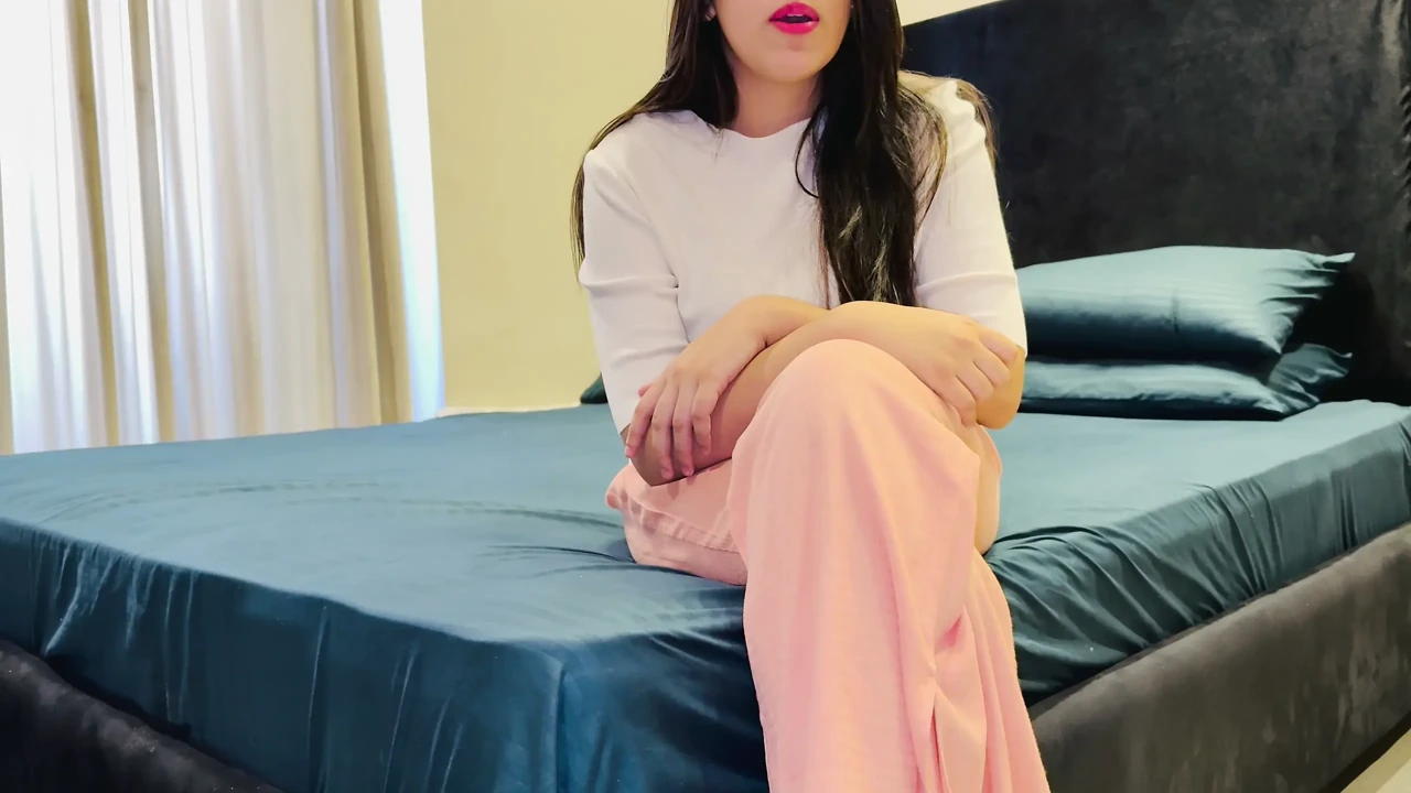 Stepsister Catches Her Stepbrother Fucking His Stepmom and Now She Craves His Big Cock