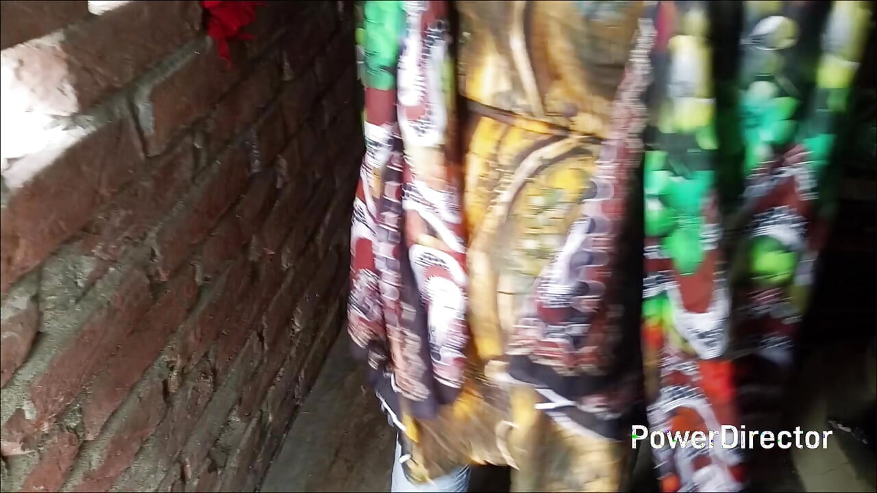 Nevlastní desi tetička s vesnickým zadkem šuká