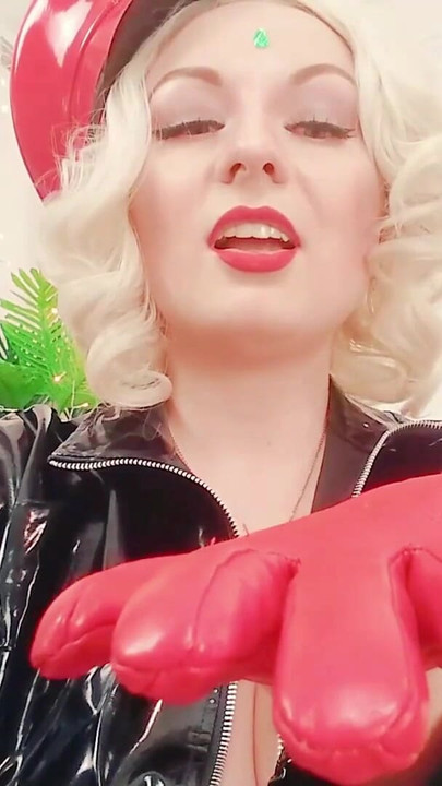 Momento da condividere da "crudele FemDom - istruzioni per masturbazione - Arya Grander - riesci a gestire questo??"