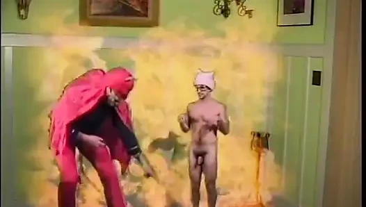 Curvy babe knows how to give pleasure to this crazy dude