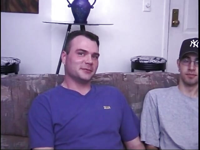 Young geeky dude opens his legs wide for his boyfriend to drill his ass