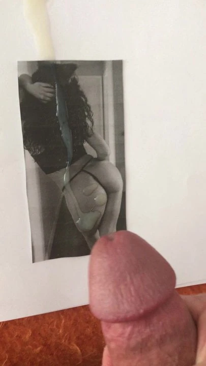 An amazing ass brings on a nice load