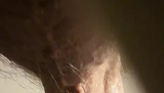 Büyük yaşlı yarak genç amcığını genişletiyor