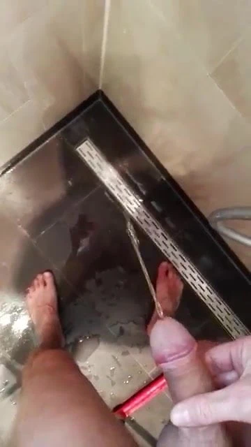 Pissing in shower
