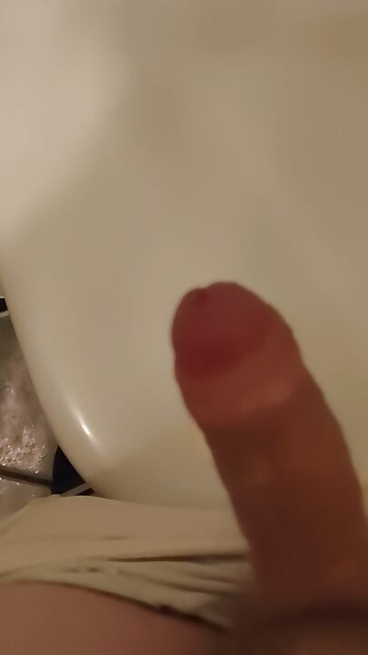 Small penis masturbates and comes to the toilet