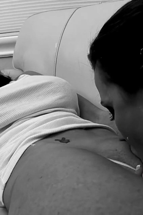Classic MILF Lesbians Scissoring Hard Until They Both Cum
