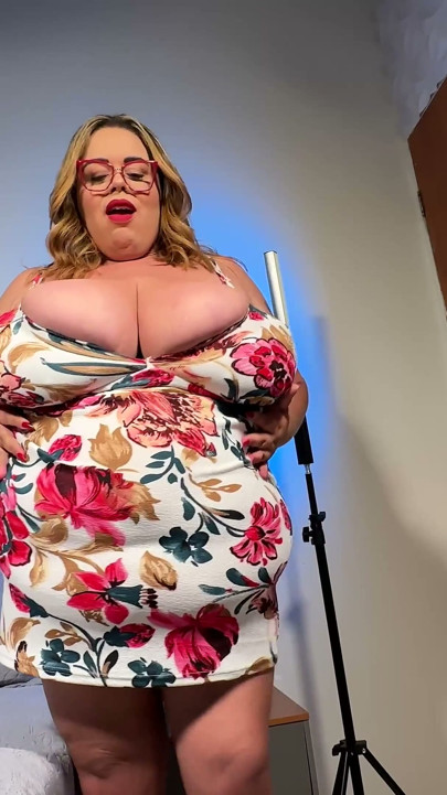 Big Latina Angel BBW Phones a Slave to Cum & Fuck Her Ass