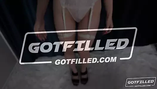 Snatched porn video – Slamming Sarah's Snatch