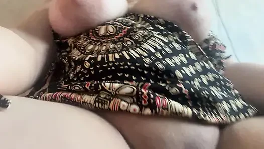 Kızıl saçlı üvey annem mükemmel vücuduyla beni azdırıyor