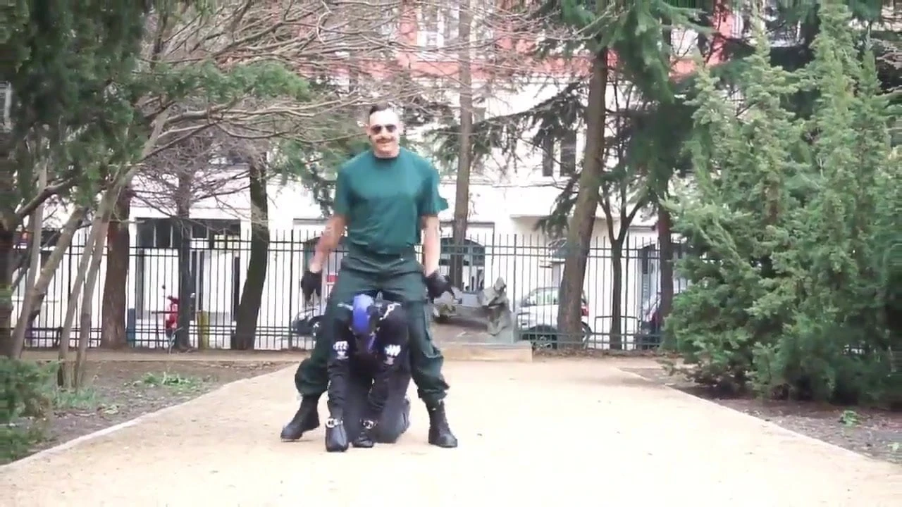 Slav för dogg