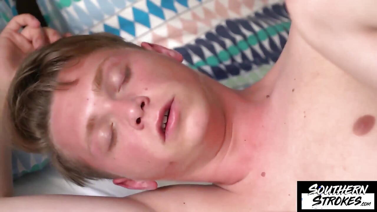 SouthStrokes гей-Попку Bradley Shaw грубо отдолбил Джаред Хан после минета