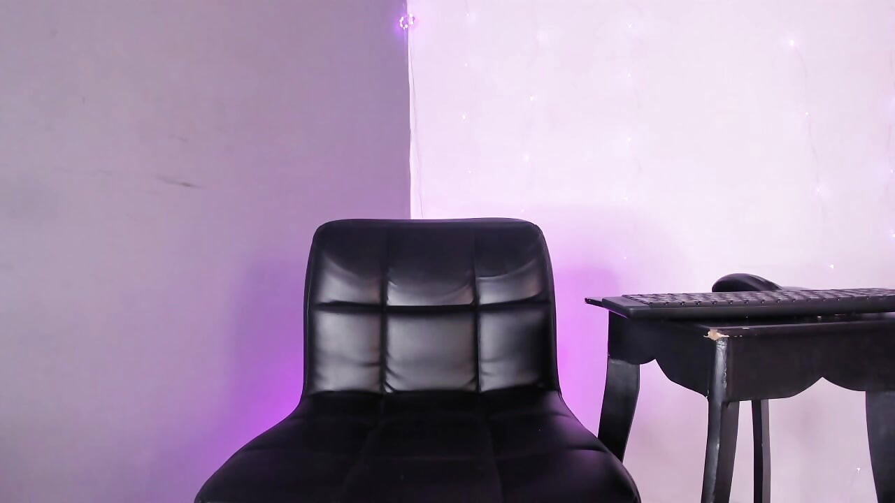 Kolumbijský Velký Zadek Trans Tvrdý Penis a Nohy V Nylonu V Dvojčinném Pohybu