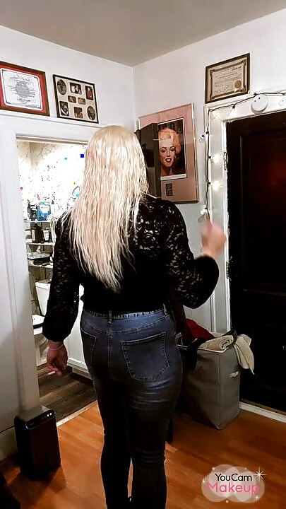 Mommy Smokes Before Fuck