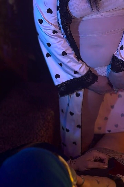 Squirts on Cock Then Gives a Perfect Handjob