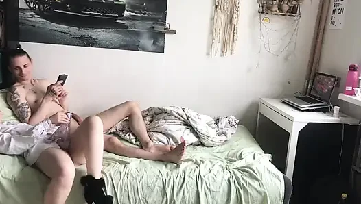Azgın vilu vidish mi'yi rahatsız ediyor. Tekrar sikişmek ve orgazm olmak istiyor!