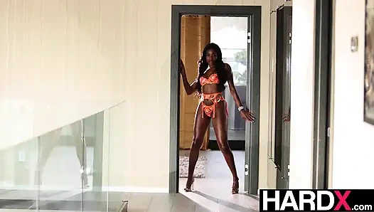 HARDX - Open & Ready: Nicole Kitt Takes Isiah Maxwell Deep in Her Ass