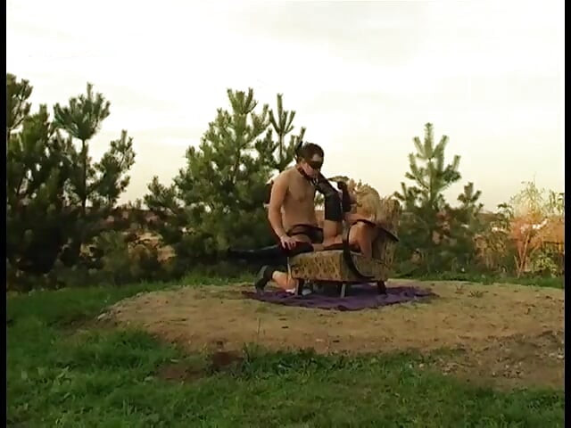 Slave kept on a leash doggyfuck her mistress