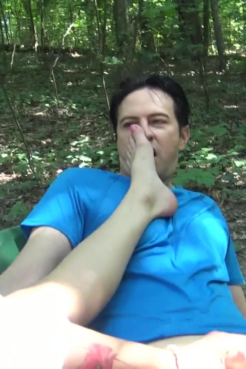 Foot smelling handjob!