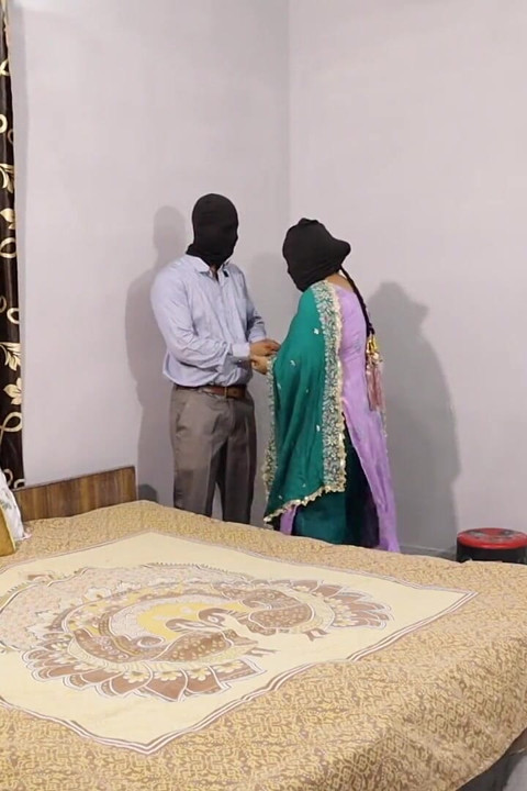 Divorced Chubby Indian MILF Share Her Pussy with Landlord for Rent and Security