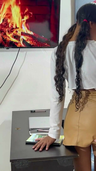 My dirty Latina secretary seduces me with her delicious ass and asks me to fuck her hard until her ass is filled with cum | Clip 1