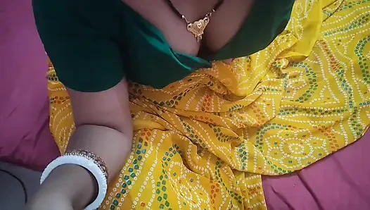 Aunty mai to bas Flat dekhne aaya tha, aap chuchi kyu dikha rahi hain