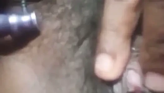 Ich stripbiere nackt beim videoanruf, fingere meine nasse muschi, masturbiere & versohlt großen schwarzen arsch für tamil nri stier! Indianhotwifex