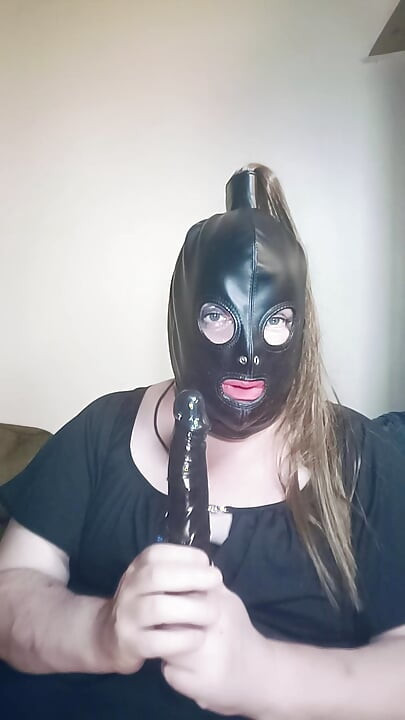 Stephanie-Nicole tries her hands as a sex toy reviewer