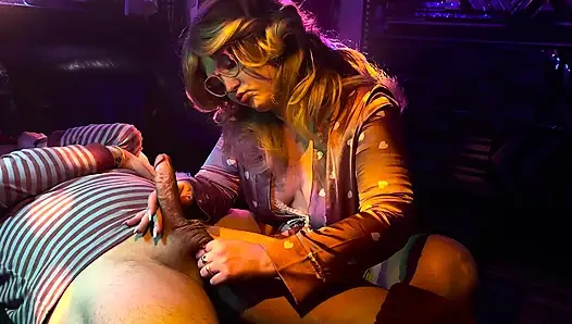 СЕКРЕТНАЯ ДРОЧКА ПОЗДНЕЙ НОЧЬЮ С КАМШОТОМ