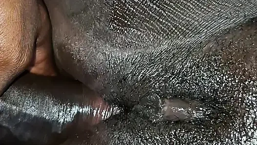 Jeder große schwanz passt in meinen kleinen jungfräulichen arsch