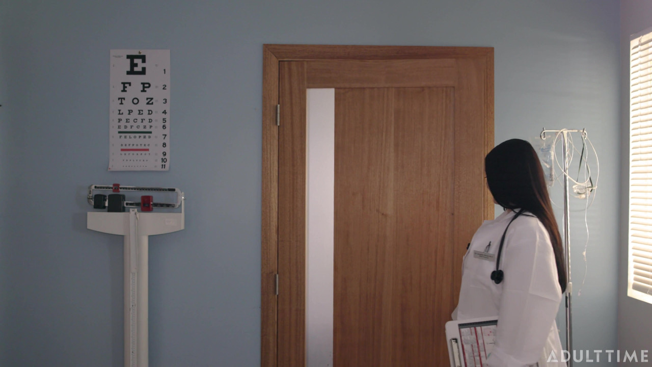 Asmrファンタジー博士。アンジェラ・ホワイトが全身身体検査