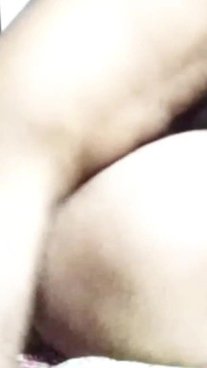 Desi Village Bhabhi Nangi Hokar Khet Me Nahate Huye | Clip 1