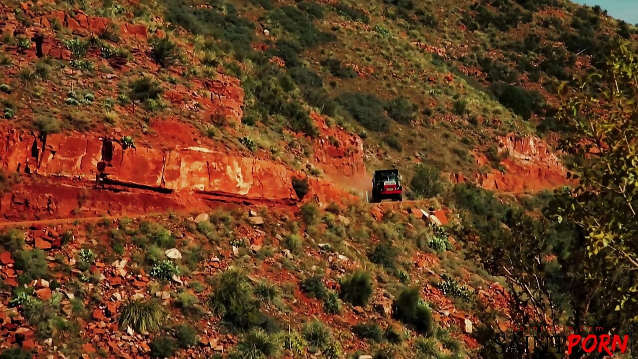 Jayme janes erhitzt die Wüste mit sex und spermaschlucken